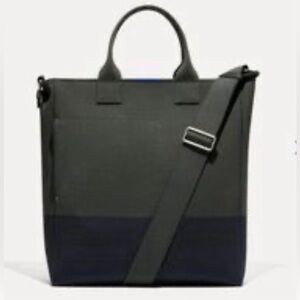 Rothy's carryall dark green and black